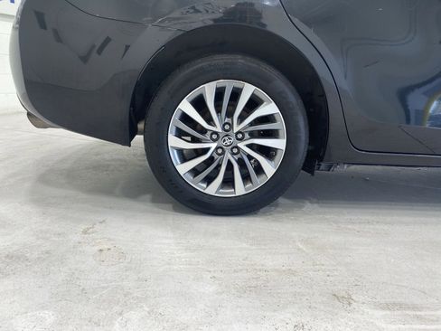 Used 2019 Toyota Corolla XLE FWD image 10