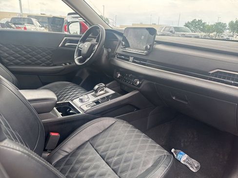Used 2024 Mitsubishi Outlander SEL image 11