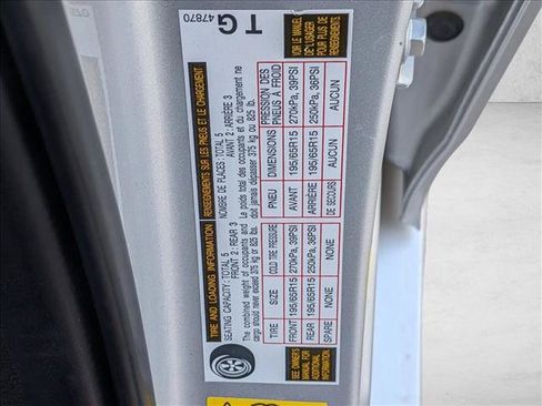 Used 2021 Toyota Prius L Eco FWD image 16