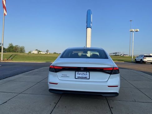 Used 2025 Honda Accord LX image 10