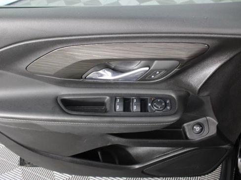 Used 2024 GMC Terrain SLE w/ Driver Convenience Package FWD image 14