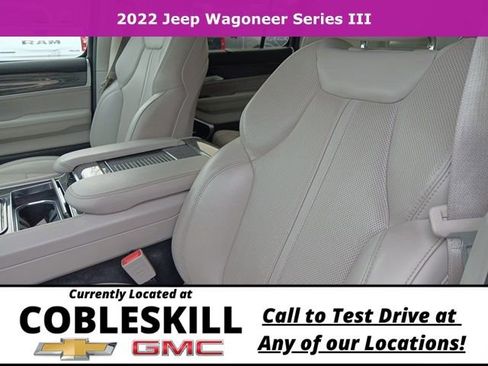 Used 2022 Jeep Wagoneer Series III w/ Premium Group I image 16