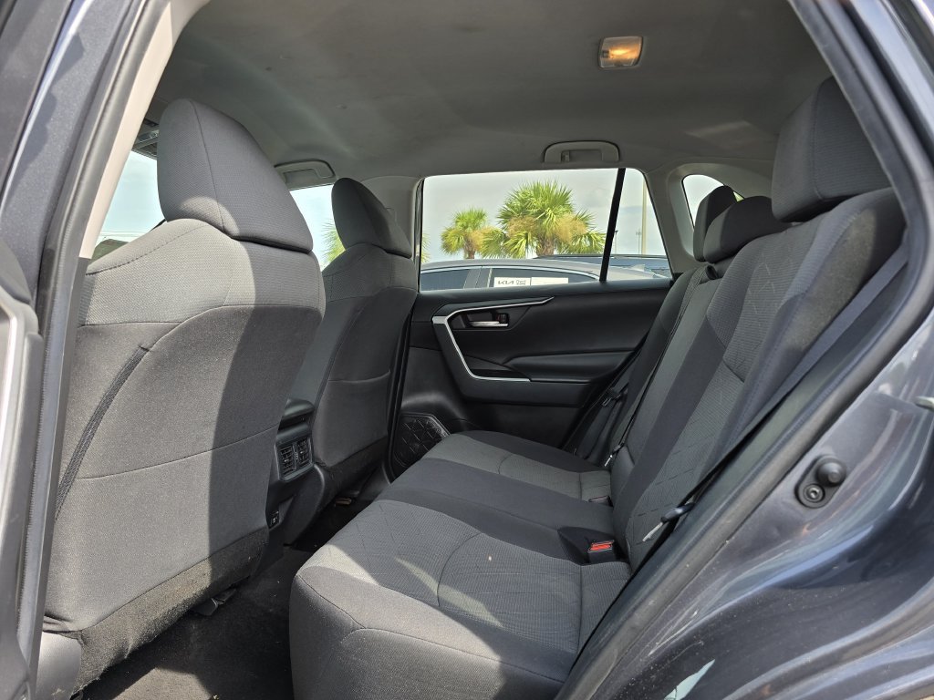 Used 2021 Toyota RAV4 XLE FWD image 12