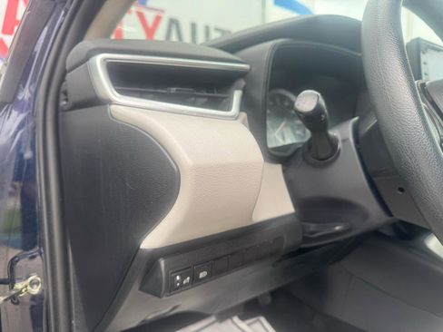 Used 2022 Toyota Corolla LE FWD image 45