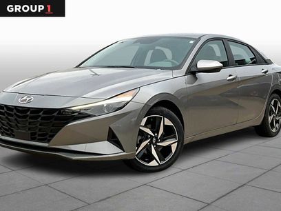 Used 2023 Hyundai Elantra SEL w/ Convenience Package