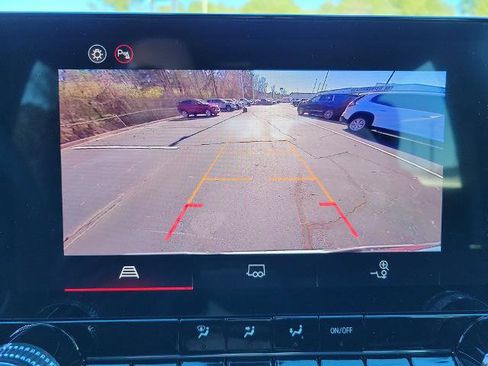 New 2026 GMC Canyon Elevation w/ Convenience Package image 19