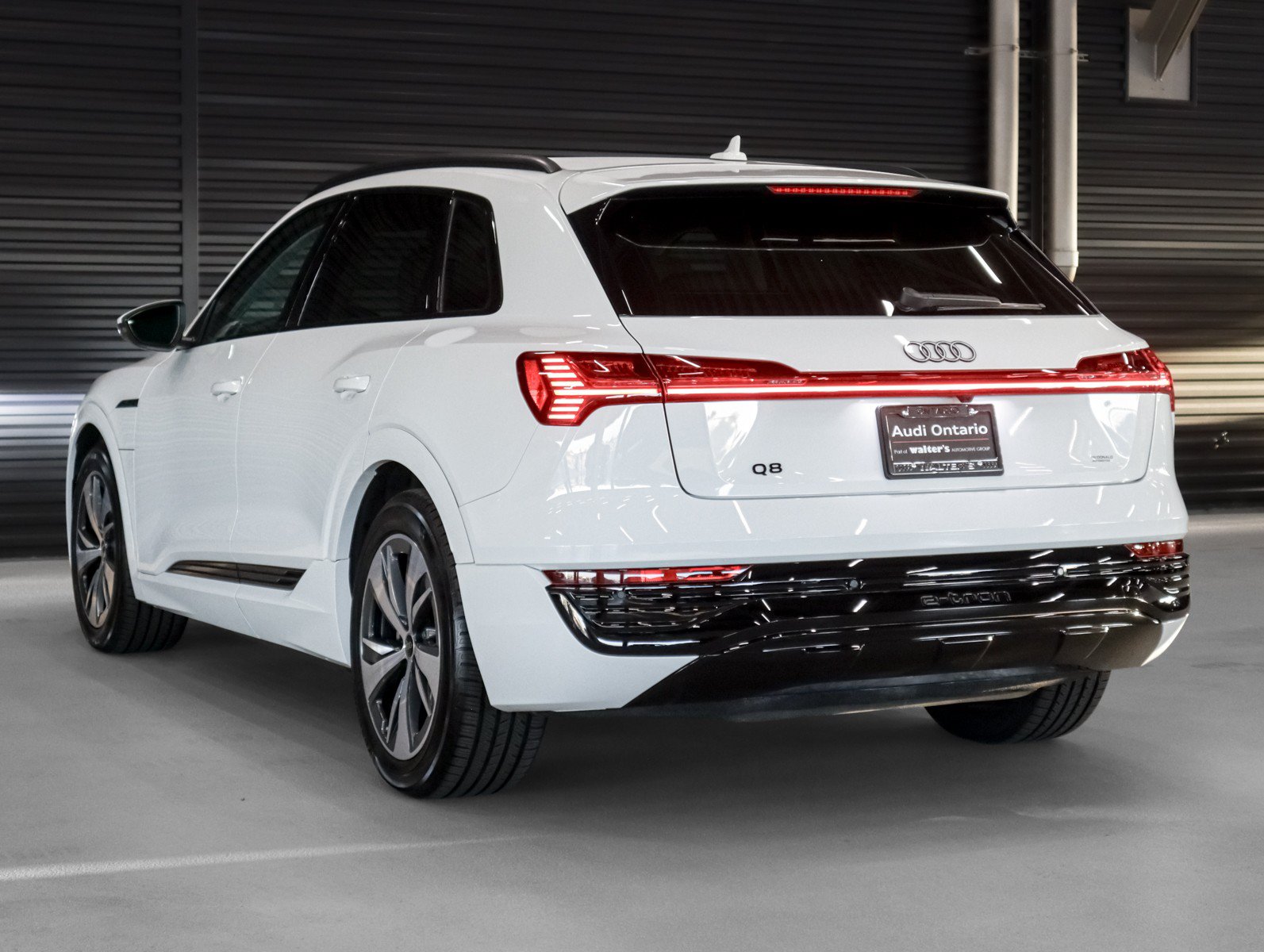 Used 2024 Audi Q8 e-tron Premium AWD/4WD image 2