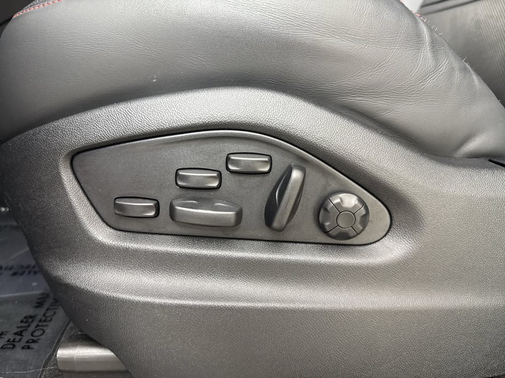 Certified 2023 Porsche Cayenne Turbo AWD/4WD image 40