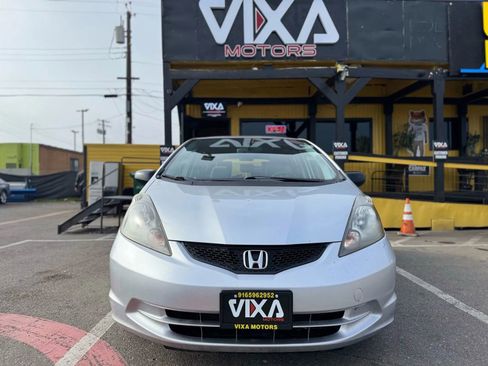 Used 2011 Honda Fit image 2
