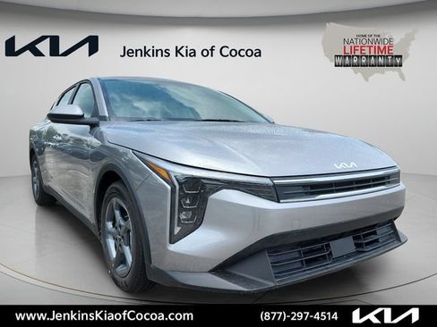 New 2026 Kia K4 FWD image 2
