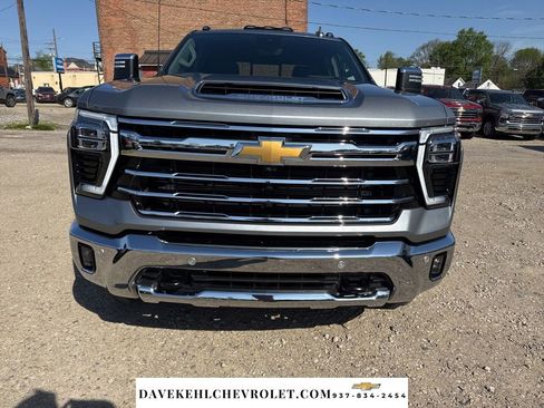 Used 2025 Chevrolet Silverado 2500 LTZ w/ LTZ Premium Package AWD/4WD image 8