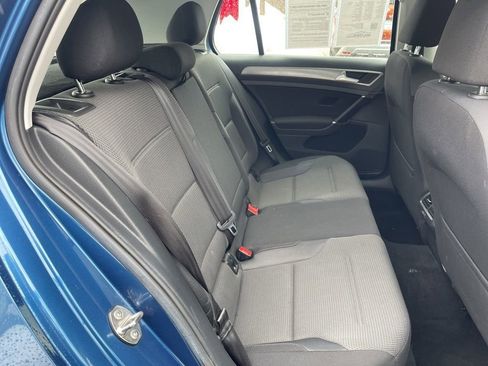 Used 2017 Volkswagen Golf S image 22