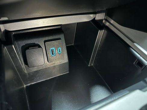 Certified 2023 Ford Explorer Limited w/ Equipment Group 301A image 22