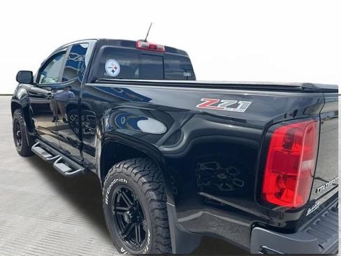 Used 2016 Chevrolet Colorado Z71 AWD/4WD image 2