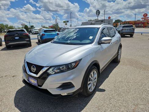 Used 2022 Nissan Rogue Sport SV w/ Technology Package FWD image 4