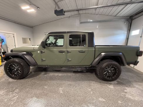 Used 2020 Jeep Gladiator Sport w/ Quick Order Package 24S AWD/4WD image 11