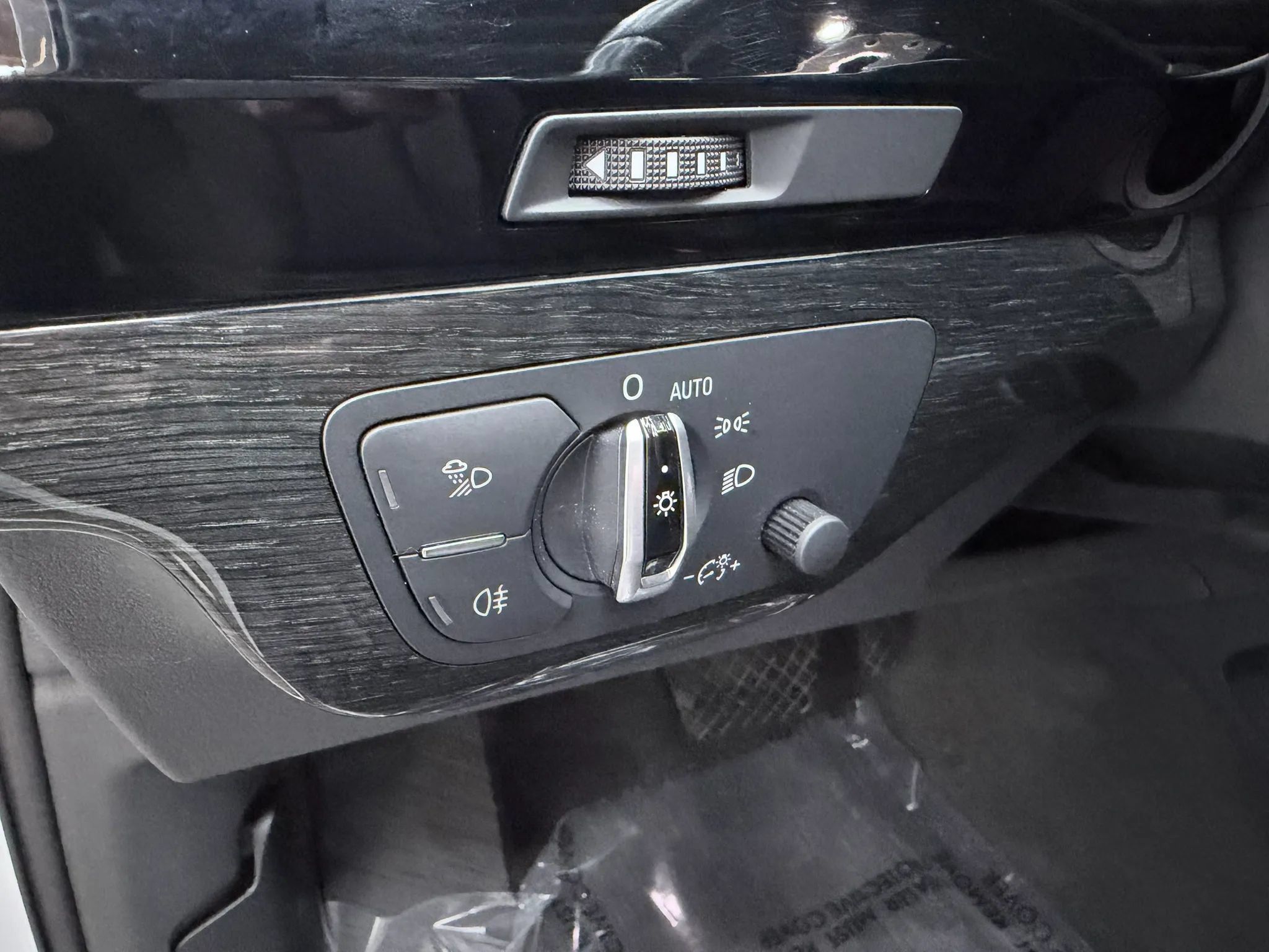 Used 2017 Audi Q7 3.0T Premium AWD/4WD image 14