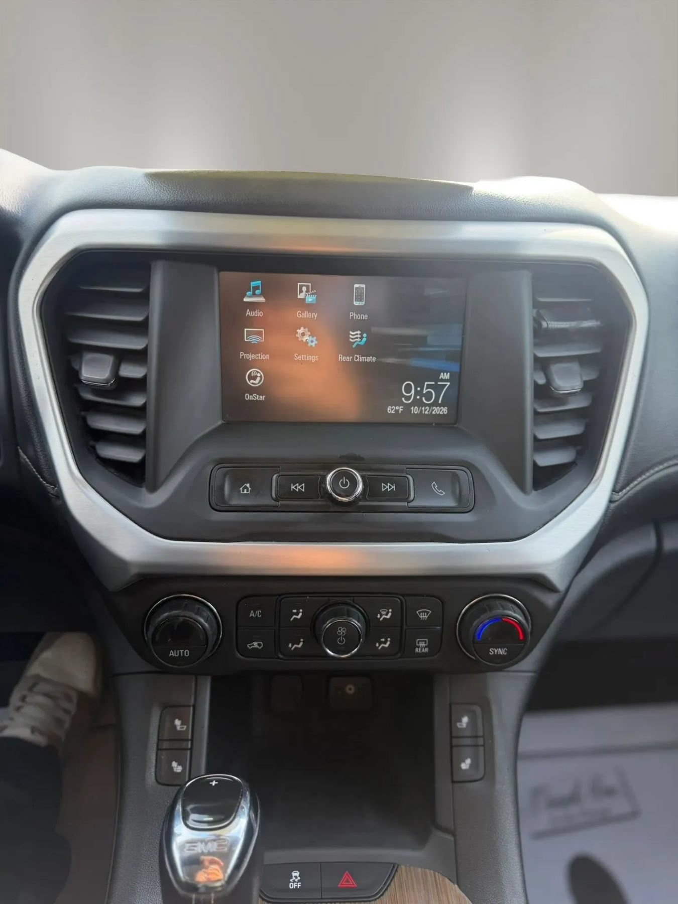Used 2018 GMC Acadia SLE w/ Driver Alert Package I AWD/4WD image 15