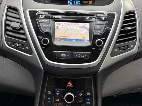 Used 2016 Hyundai Elantra SE w/ Option Group 02 FWD image 28