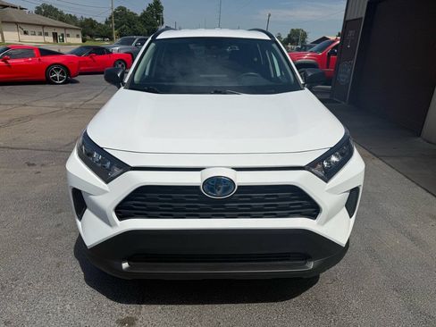 Used 2021 Toyota RAV4 LE AWD/4WD image 8
