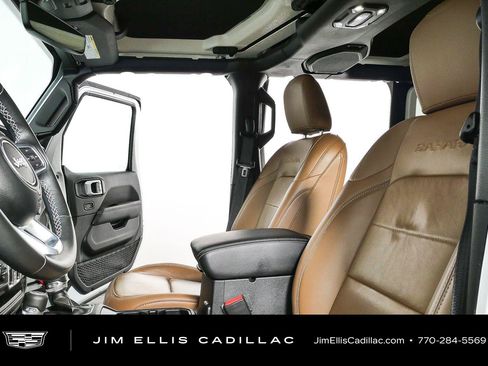 Used 2021 Jeep Wrangler Unlimited Sahara AWD/4WD image 5