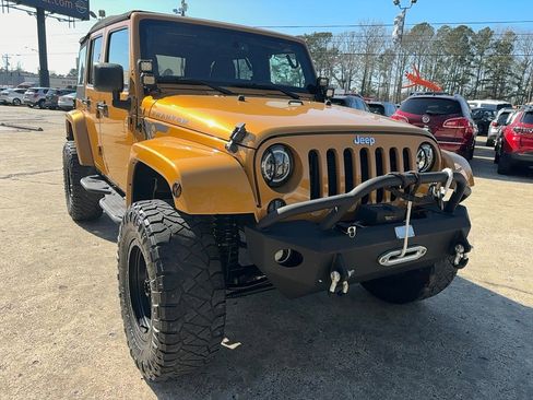 Used 2014 Jeep Wrangler Unlimited Sahara image 3