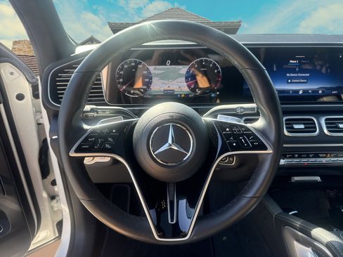 Used 2024 Mercedes-Benz GLE 350 4MATIC image 9