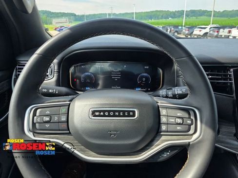 Used 2023 Jeep Wagoneer Series III w/ Preferred Equipment Group AWD/4WD image 16