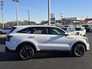 New 2025 Kia Sorento S video 2