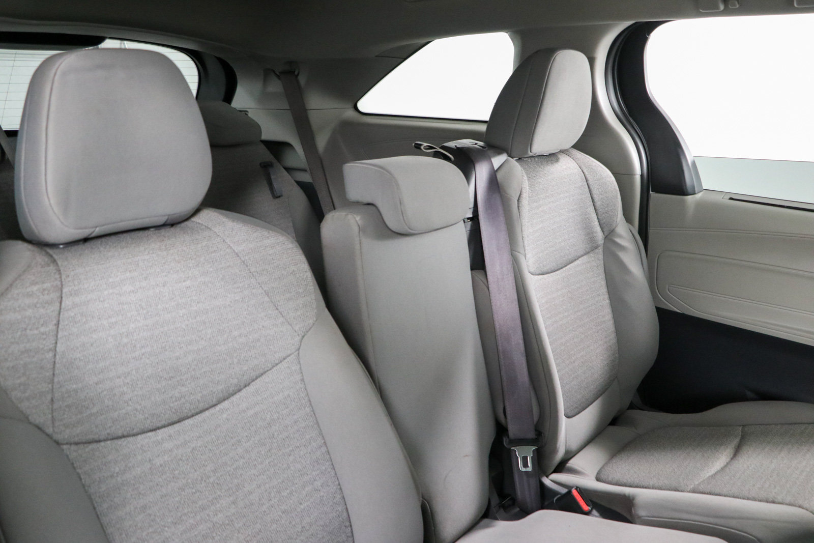 Used 2021 Toyota Sienna LE w/ LE Plus Package FWD image 29