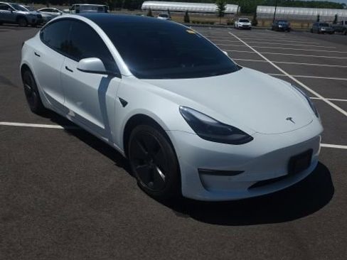 Used 2022 Tesla Model 3 Long Range AWD/4WD image 3