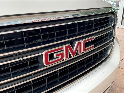 Used 2020 GMC Yukon SLT AWD/4WD image 32