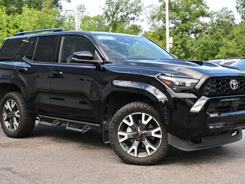 Used 2025 Toyota 4Runner TRD Sport Premium AWD/4WD image 2