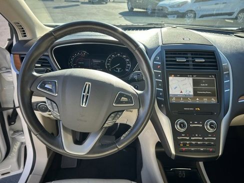 Used 2018 Lincoln MKC Select w/ Select Plus Package image 17