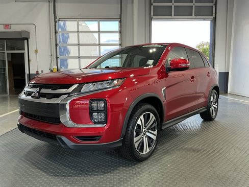 Used 2021 Mitsubishi Outlander Sport SE image 2