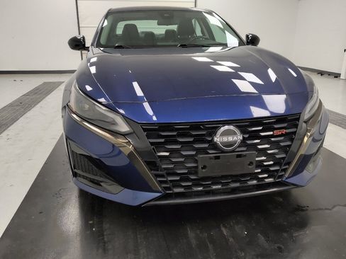Used 2023 Nissan Altima 2.5 SR FWD image 14