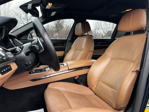 Used 2014 BMW 750Li xDrive image 12