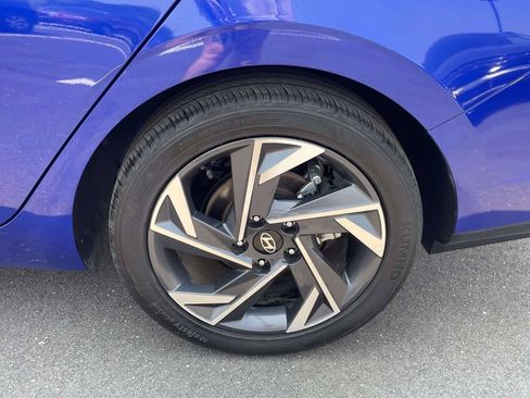 Certified 2025 Hyundai Elantra SEL FWD image 29