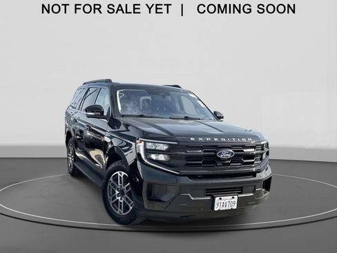 Used 2025 Ford Expedition Active image 1