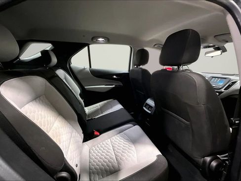 Used 2018 Chevrolet Equinox LS image 24