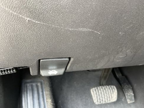 Used 2022 Chevrolet Equinox LT w/ Driver Convenience Package image 46