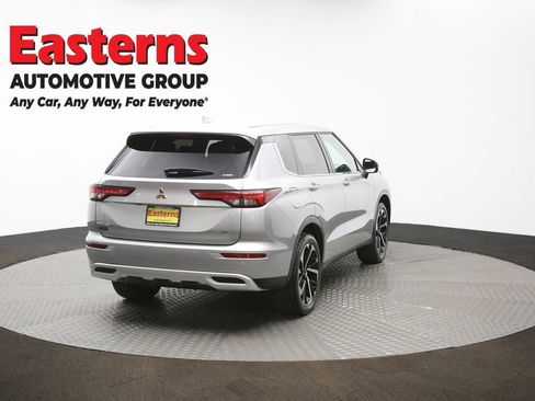 Used 2024 Mitsubishi Outlander SE image 38