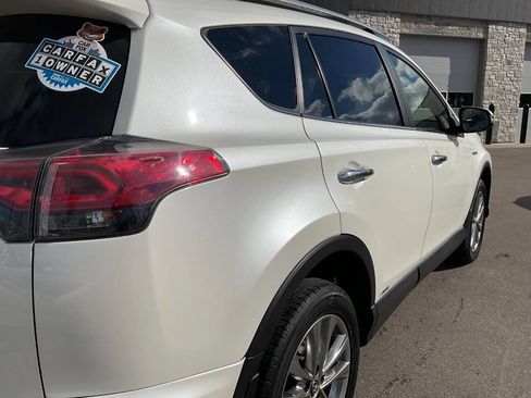 Used 2017 Toyota RAV4 Limited image 8