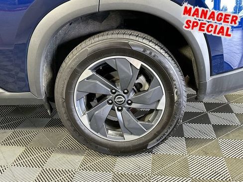 Used 2024 Nissan Rogue SV FWD image 28