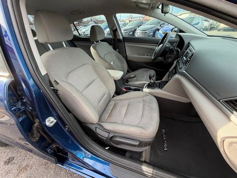 Used 2018 Hyundai Elantra SE image 10