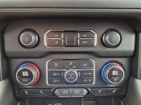 Used 2021 Chevrolet Tahoe LT image 12