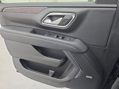 Used 2022 Chevrolet Tahoe Z71 w/ Luxury Package image 28