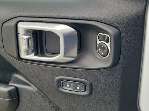 Used 2021 Jeep Wrangler Sport AWD/4WD image 18