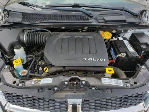 Used 2018 Dodge Grand Caravan SE w/ UConnect Hands-Free Group FWD image 26