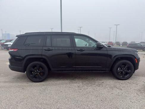 Used 2024 Jeep Grand Cherokee L Limited w/ Luxury Tech Group II image 4